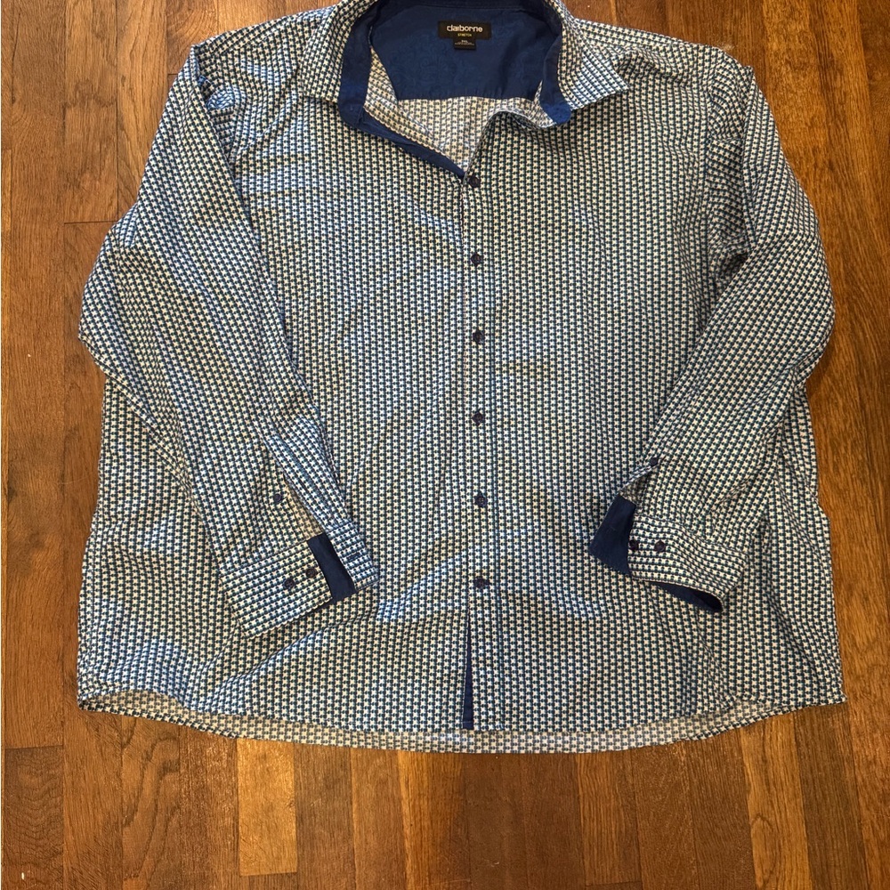 Claiborne Blue and White Patterned Men's Shirt